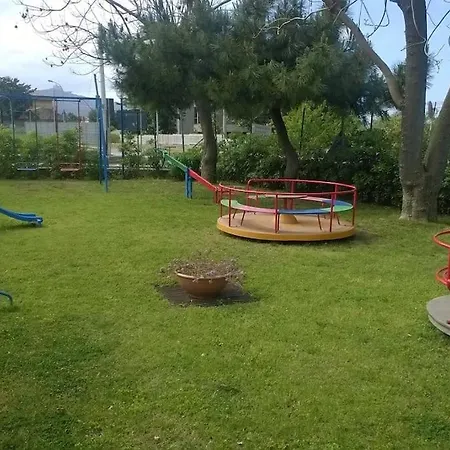 Incantevole Con Piscina Condivisa *